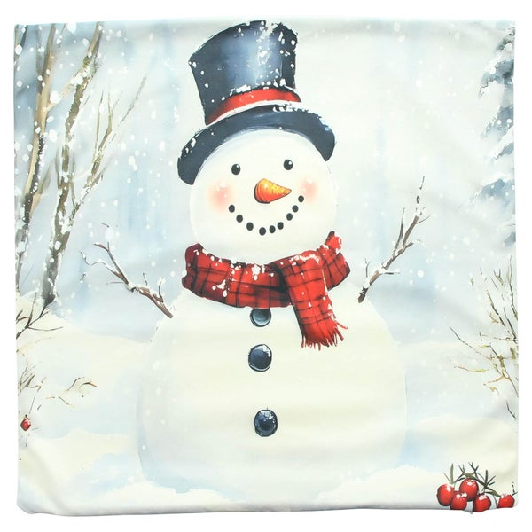 Quadratischer Kissenbezug mit weihnachtlichem Schneemann Motiv und Winterlandschaft im Hintergrund.