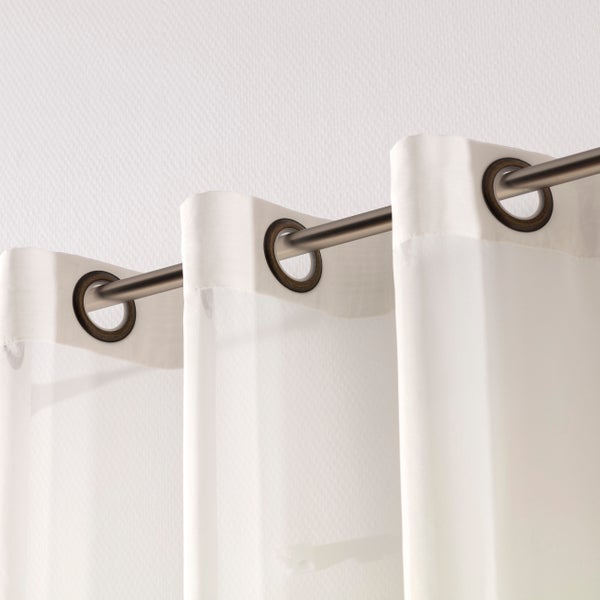 Kokosmatte auf einer Rolle für den Garten