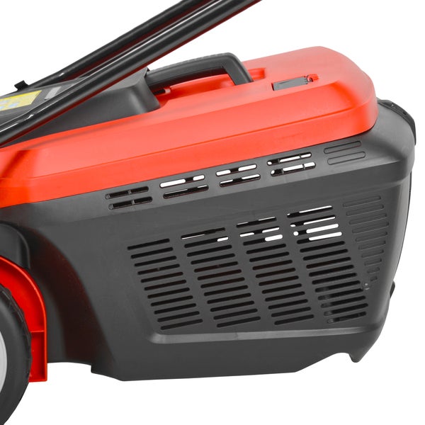 Detailansicht eines Rasenmähers mit Fangkorb