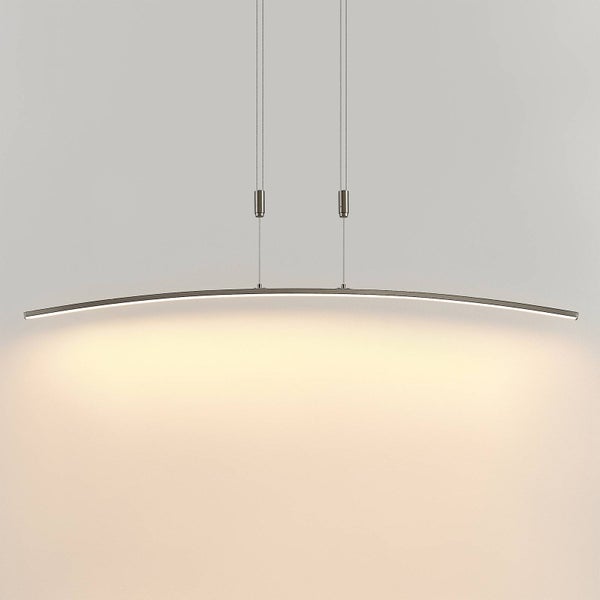 Moderne, gebogene LED-Pendelleuchte aus Metall, höhenverstellbar.