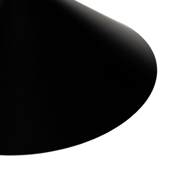 Detail einer schwarzen Leuchte