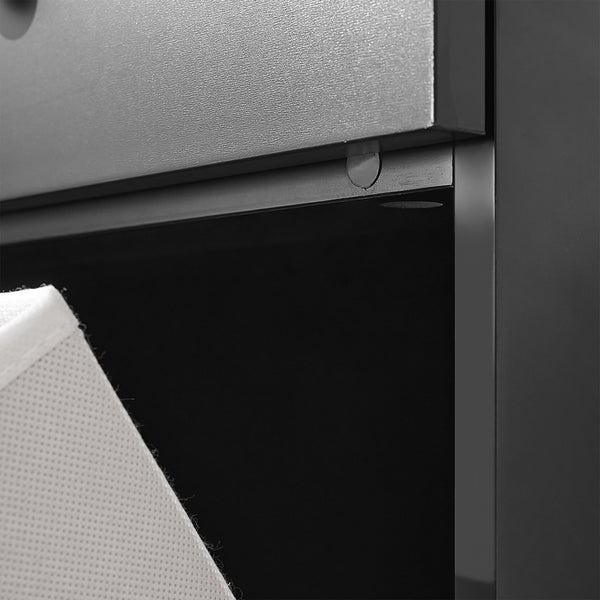 Detailaufnahme eines Schuhschranks mit Stoffschuhbox