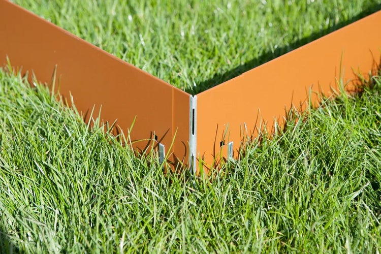 Beispiel für eine Rasenkante im Garten