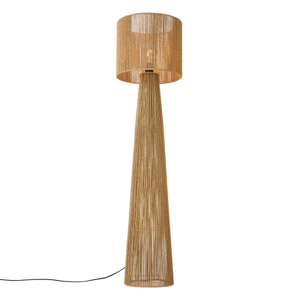 Stehleuchte mit zylindrischem Schirm und konischem Fuß aus naturfarbenem Seilgeflecht.