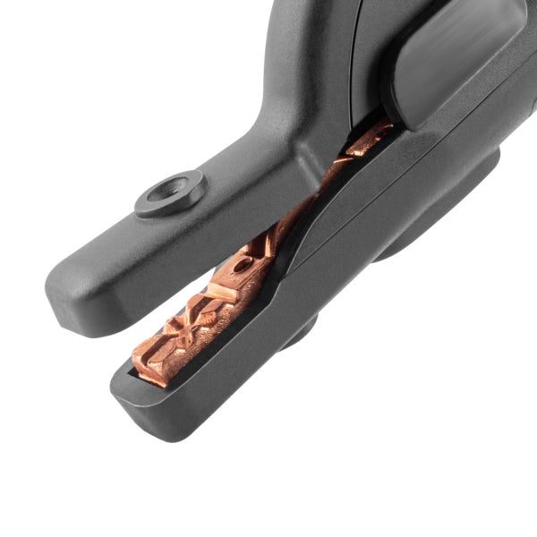 Detailansicht eines Werkzeuggriffs mit geriffeltem Design und Befestigungsschraube