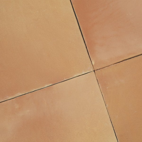 Quadratische Terrakotta Fliese als Bodenfliese oder Wandfliese für den Innenbereich