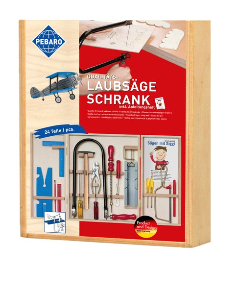 Pebaro Laubsägeschrank mit 24 Teilen inklusive Anleitungsheft für Kinder zum Basteln und Holzwerken.
