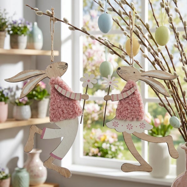 Dekorative Holzhasen-Anhänger mit Blumen für die Osterzeit