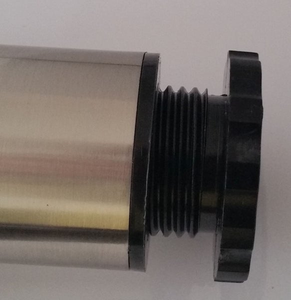 Verstellbarer Möbelfuß aus Metall und Kunststoff