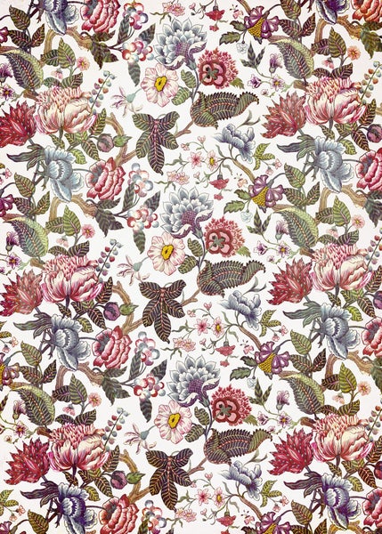 Floral gemustertes Textil mit Blüten und Blättern.