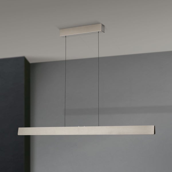 Moderne LED Pendelleuchte als schmale Lichtleiste aus Metall mit Deckenbefestigung und zwei Drahtseilen