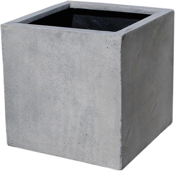 Quadratischer Pflanzkübel in grauer Betonoptik, Würfelform.