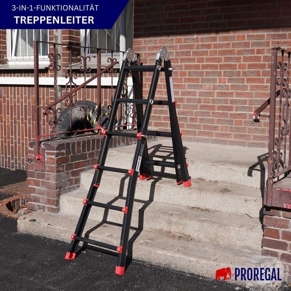 Mehrzweckleiter aus Aluminium auf einer Treppe vor einem Haus
