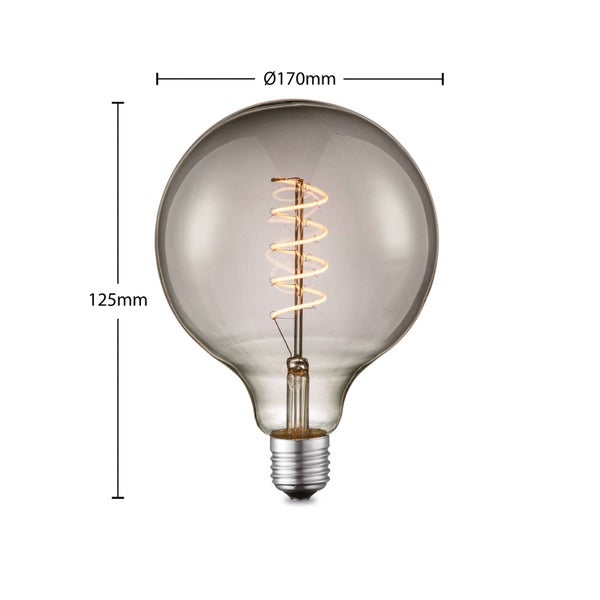 LED-Filament-Leuchtmittel in Globeform mit Spiral-Glühfaden, Durchmesser 170 Millimeter und Höhe 125 Millimeter.