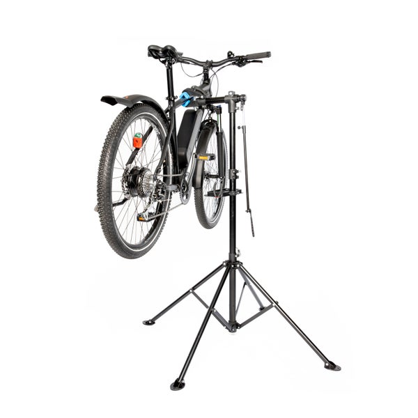 Fahrradmontageständer für Wartung und Reparaturen mit Fahrrad.