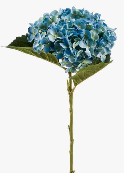 Künstliche Hortensie am Stiel mit blauen Blüten und grünen Blättern.