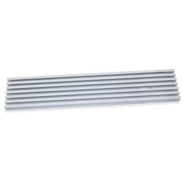 Parallele Montageschienen aus Aluminium mit Nutprofil.
