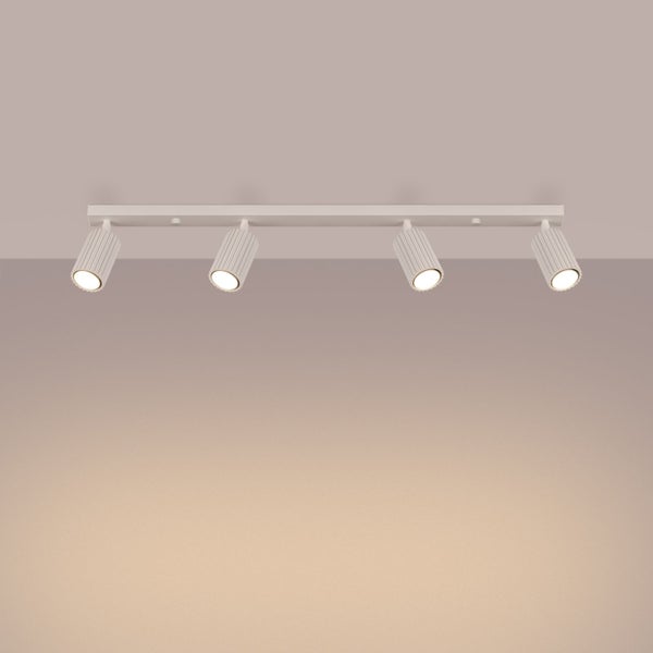 Deckenleuchte mit vier Strahlern