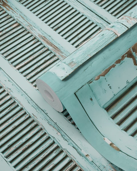 Tapetenrolle mit Fensterladen-Motiv