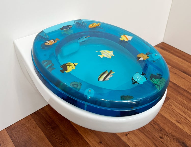 WC Sitz Fische blau, aus massivem Polyester, universalpassend durch verstellbare Messingscharniere