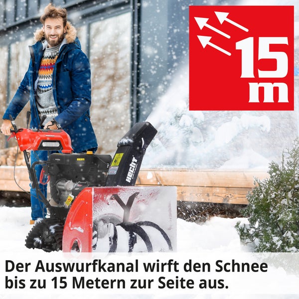 Mann benutzt eine Schneefräse der Marke Hecht; Symbol für die Wurfweite von 15 Metern.