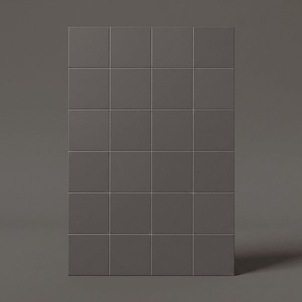Ein Verbund aus quadratischen Wandfliesen mit gleichmäßiger Anordnung für ein strukturiertes Fliesenbild.