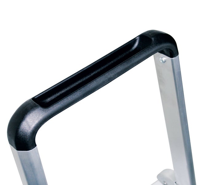 Detailaufnahme des Haltegriffs einer Aluminiumleiter