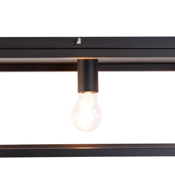 Nahaufnahme einer Deckenleuchte mit Glühbirne