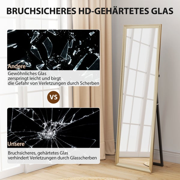 Esszimmer mit rundem Tisch, Blumen, Obst und vier Klappstühlen.