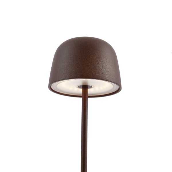 Moderne LED-Außenstehleuchte in Braun mit kuppelförmigem Schirm, strukturierter Oberfläche und sichtbarem Leuchtmittel.