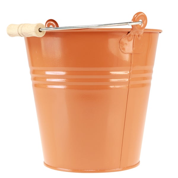 Eimer aus Metall mit Holzgriff