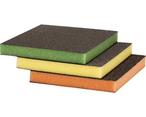 Drei Schleifschwämme unterschiedlicher Körnung