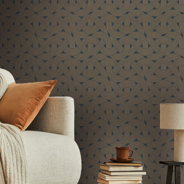 Detailaufnahme von Schilfgras mit weißen Streifen