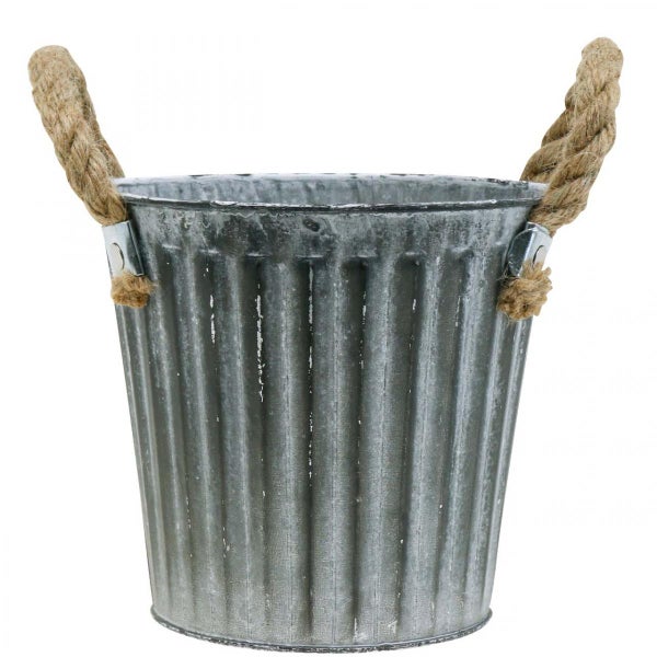 Dekorativer Metalleimer mit Seilgriffen