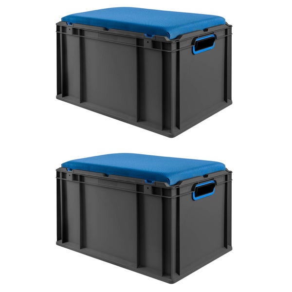 Zwei graue Kunststoffboxen mit blauem Sitzkissen