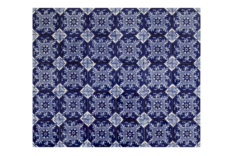 Fliesen mit floralem Muster