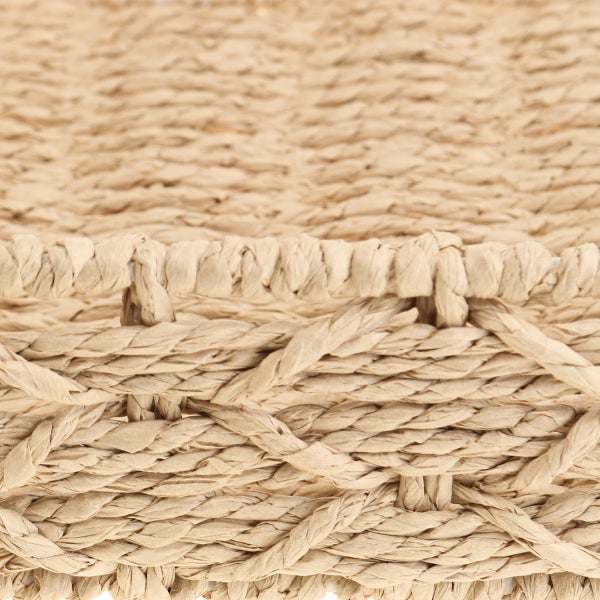 Nahaufnahme eines geflochtenen Korbs aus Papier