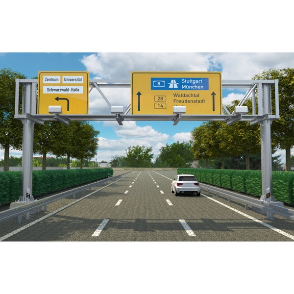 Verkehrsleitsystem auf einer Autobahn mit Wegweisern nach Stuttgart, München, Zentrum, Universität und Schwarzwaldhalle