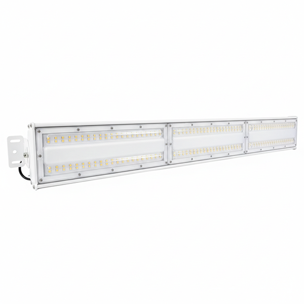 Rechteckige weiße LED-Hallenleuchte mit drei Segmenten und sichtbaren LED-Chips.