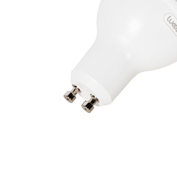 Nahaufnahme eines GU10-Sockels eines LED-Leuchtmittels mit zwei Metallstiften.