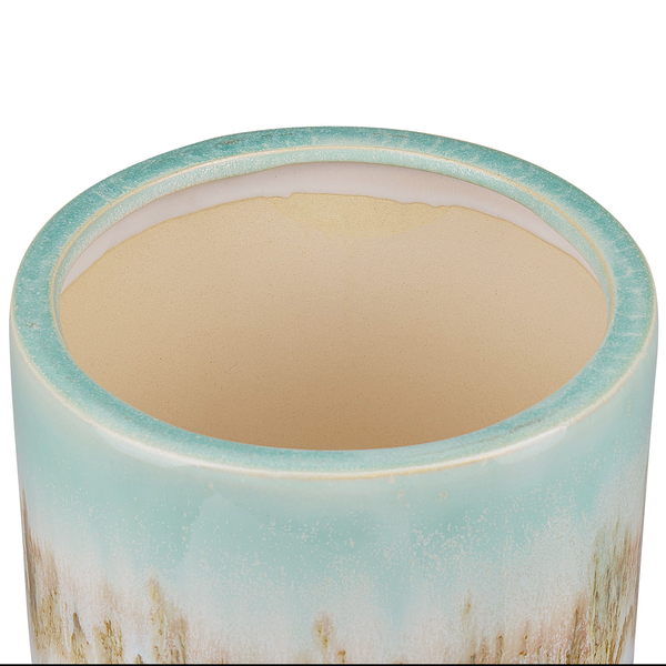 Nahaufnahme eines zylindrischen Keramik-Blumentopfs mit glasierter Oberfläche in Türkis und Beige.