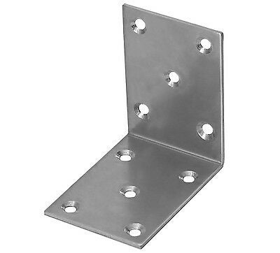 Winkelverbinder aus Metall mit mehreren vorgebohrten Senkkopfbohrungen zur stabilen Verbindung von Bauteilen.