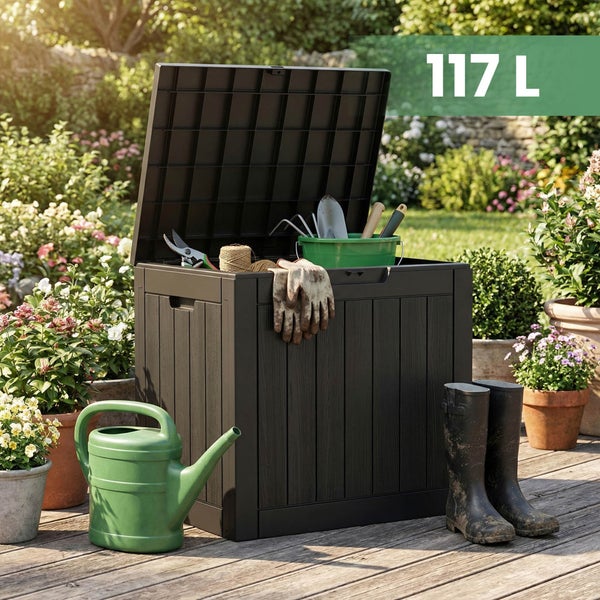 Offene Gartenbox aus Kunststoff mit Holzoptik, 117 Liter Fassungsvermögen, mit Gartenwerkzeug auf einer Holzterrasse.