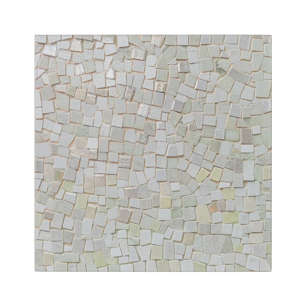 Quadratische Mosaikfliese mit unregelmaessigen, kleinen Steinen in glatter Optik fuer Wand- und Bodenbelaege