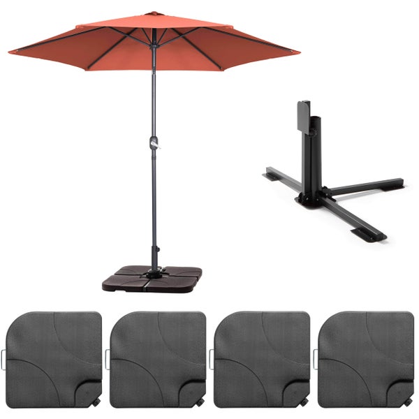 Neigbarer Sonnenschirm terrakotta mit schwarzem Gestell, Kurbel und Schirmständer.