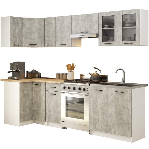 Küchenzeile mit Ober- und Unterschränken, Spüle und Herd