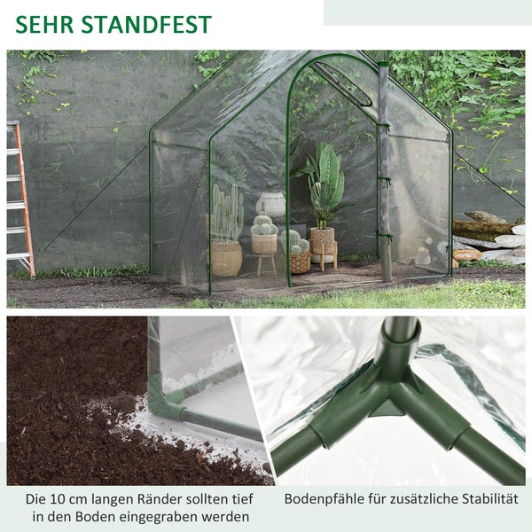 Gewächshaus mit Folienabdeckung und geöffneter Tür