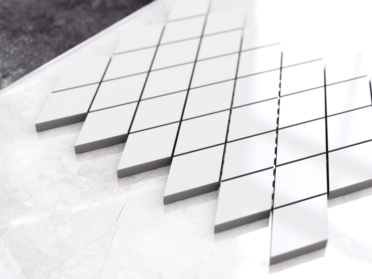 Mosaikfliese in Rautenform für Wand und Boden.