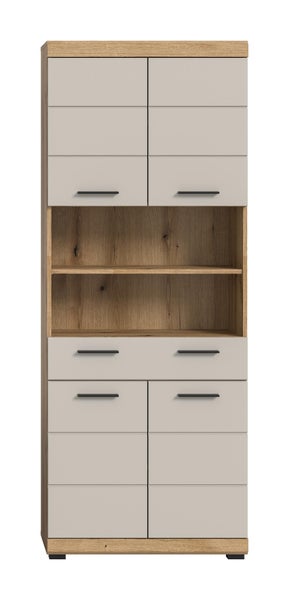 Highboard in Eichenoptik mit beigen Fronten, offenem Fach und schwarzen Griffen.