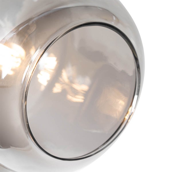 Nahaufnahme einer runden Glasleuchte